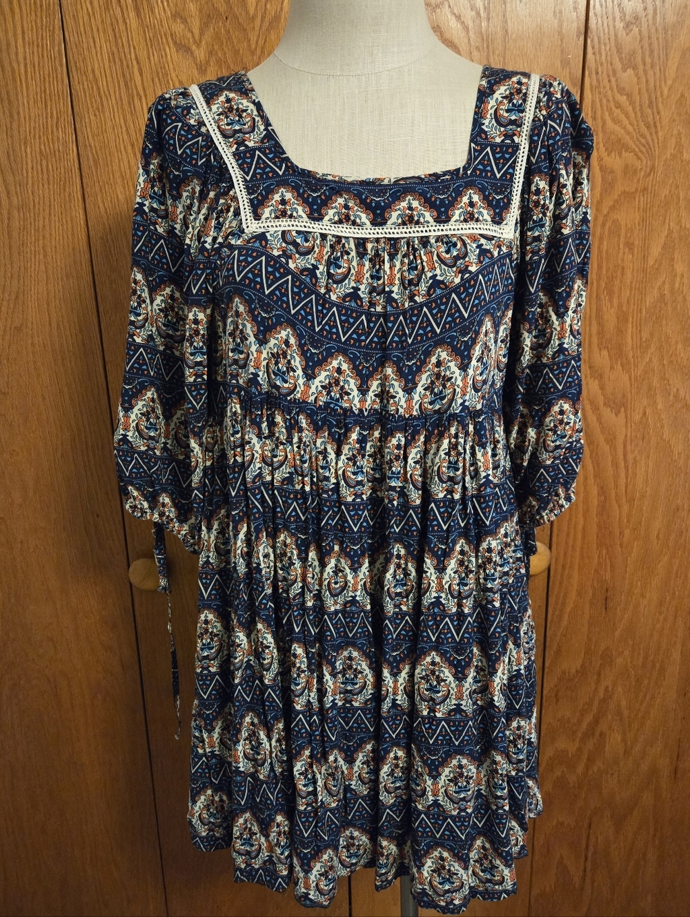 UMGEE Boho Navy Floral Square-Neck Mini Dress With Pockets. Size Large.